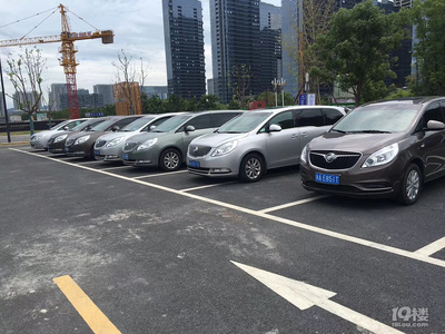 杭州新款7座别克GL8商务租车 自驾与带司机包车价格全解析